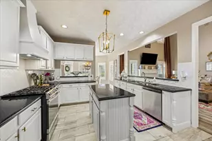 1402 N Pine Orchard Dr, Pearland, TX 77581 - Photo 7