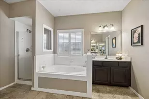1402 N Pine Orchard Dr, Pearland, TX 77581 - Photo 17
