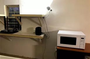 241 E Jackson St, Bartlett, TX 76511 - Photo 17