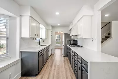 8207 Langdon Lane, Houston, TX 77036 - Photo 17