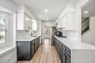 8207 Langdon Ln, Houston, TX 77036 - Photo 17