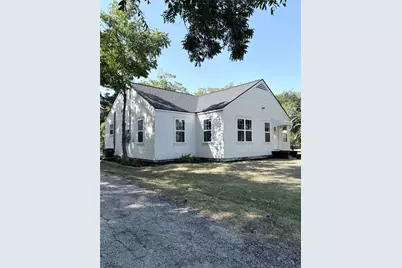 723 E Blackshear Street, Navasota, TX 77868 - Photo 1