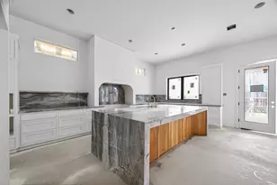 316 W 30th St, Houston, TX 77018 - Photo 3