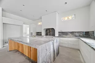 316 W 30th St, Houston, TX 77018 - Photo 5