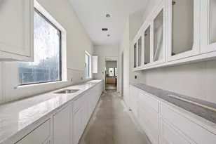 316 W 30th St, Houston, TX 77018 - Photo 13