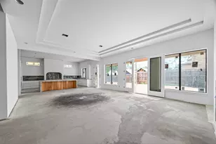 316 W 30th St, Houston, TX 77018 - Photo 17