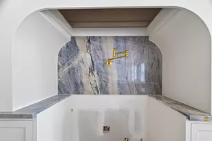 316 W 30th St, Houston, TX 77018 - Photo 9