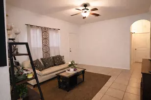 250 7th St, Hempstead, TX 77445 - Photo 5