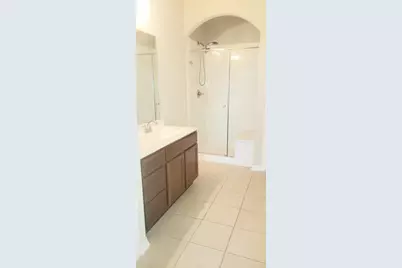 8723 W Crescent Lake Circle, Baytown, TX 77521 - Photo 11