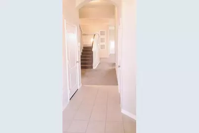 8723 W Crescent Lake Circle, Baytown, TX 77521 - Photo 5