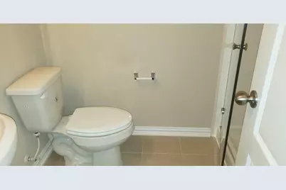 8723 W Crescent Lake Circle, Baytown, TX 77521 - Photo 23