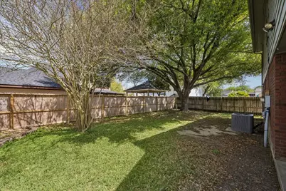 6915 Redwood Falls Drive, Pasadena, TX 77505 - Photo 5