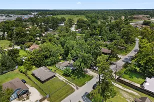 9313 Sherbourne St, Houston, TX 77016 - Photo 7