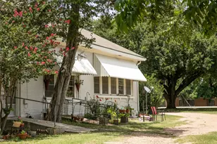 515 N Colorado St, Burton, TX 77835 - Photo 9