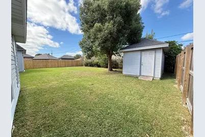 1804 Avenue M, Nederland, TX 77627 - Photo 31