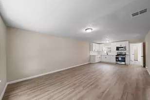 8771 Josie St, Houston, TX 77029 - Photo 17