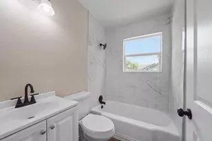 8771 Josie St, Houston, TX 77029 - Photo 15