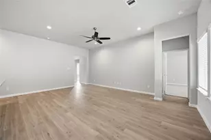 3919 Sugardale St, Baytown, TX 77521 - Photo 5