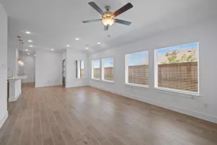 5230 Big Dipper Dr, Rosharon, TX 77583 - Photo 3