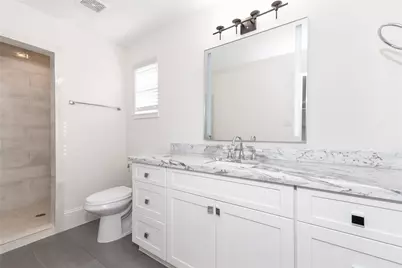 3821 N Braeswood Boulevard #E, Houston, TX 77025 - Photo 15