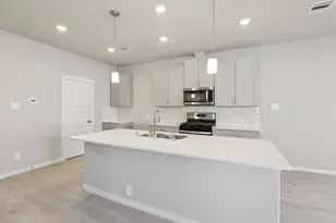 567 Avisa Dr, Kemah, TX 77565 - Photo 13