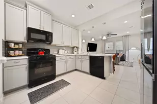 315 Calamint Dr, Crosby, TX 77532 - Photo 9