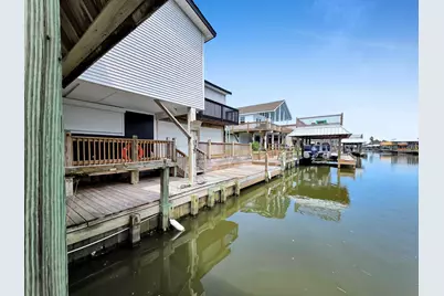 1208 Boyt Road, Crystal Beach, TX 77650 - Photo 17