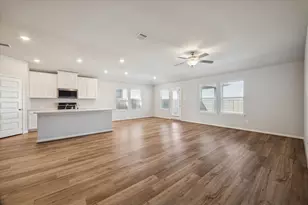 10008 Deussen Ln, Texas City, TX 77591 - Photo 5