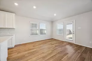 10008 Deussen Ln, Texas City, TX 77591 - Photo 11