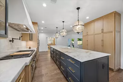 620 Stoneleigh Drive, Houston, TX 77079 - Photo 13