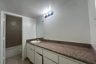 1010 S Wayside Dr, Houston, TX 77023 - Photo 27