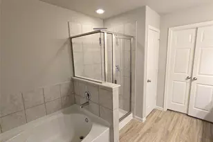 6543 Castle Loch Ct, Houston, TX 77048 - Photo 9