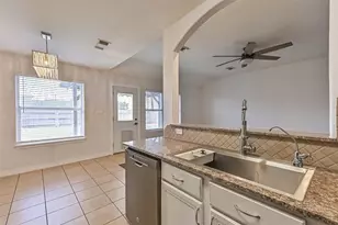911 Ruth Cir, Texas City, TX 77591 - Photo 15