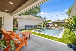 18 Colony Park Cir, Galveston, TX 77551 - Photo 9