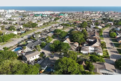 18 Colony Park Circle, Galveston, TX 77551 - Photo 27