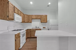 19318 Diversion Dr, Tomball, TX 77375 - Photo 9