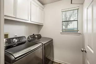 2719 La Branch St, Houston, TX 77004 - Photo 9