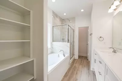 7974 Fowlie Street, Houston, TX 77028 - Photo 27