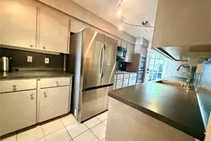 4503 Medinah Pl, Bellaire, TX 77401 - Photo 11