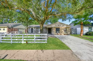 16210 Lazy Ridge Rd, Houston, TX 77053 - Photo 5