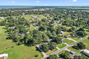 407 Lazy Ln, Anahuac, TX 77514 - Photo 25