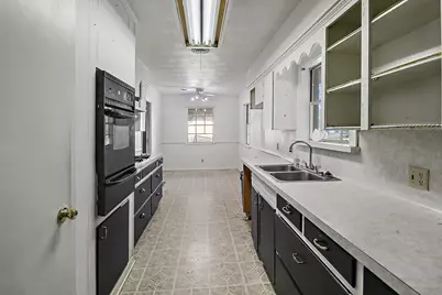 407 Lazy Lane, Anahuac, TX 77514 - Photo 11