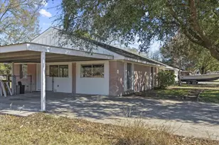 407 Lazy Ln, Anahuac, TX 77514 - Photo 31