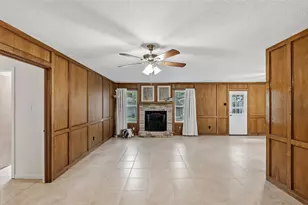 2826 Forestwood Dr, Bryan, TX 77801 - Photo 9