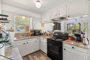 302 Lake Forest Cir, Somerville, TX 77879 - Photo 7