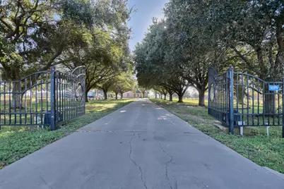 10919 Highway 36, Bellville, TX 77418 - Photo 9
