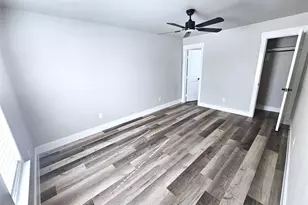 1005 Robinhood Ln, Angleton, TX 77515 - Photo 11