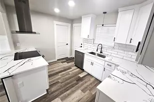 1005 Robinhood Ln, Angleton, TX 77515 - Photo 3