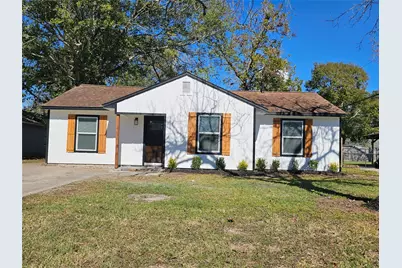 1005 Robinhood Lane, Angleton, TX 77515 - Photo 1