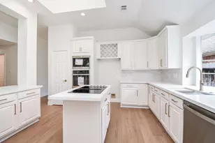 202 Knoll Forest Dr, Sugar Land, TX 77479 - Photo 9